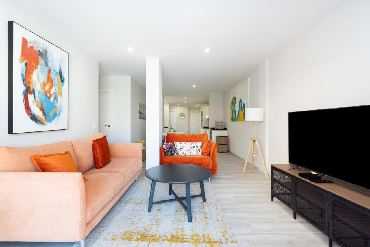 New 140m2 Loft-style Flat At Town Heart, 3 Beaches Close Casa Leon Apartment