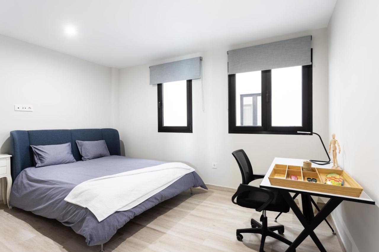 New 140m2 Loft-style Flat At Town Heart, 3 Beaches Close Casa Leon Apartment