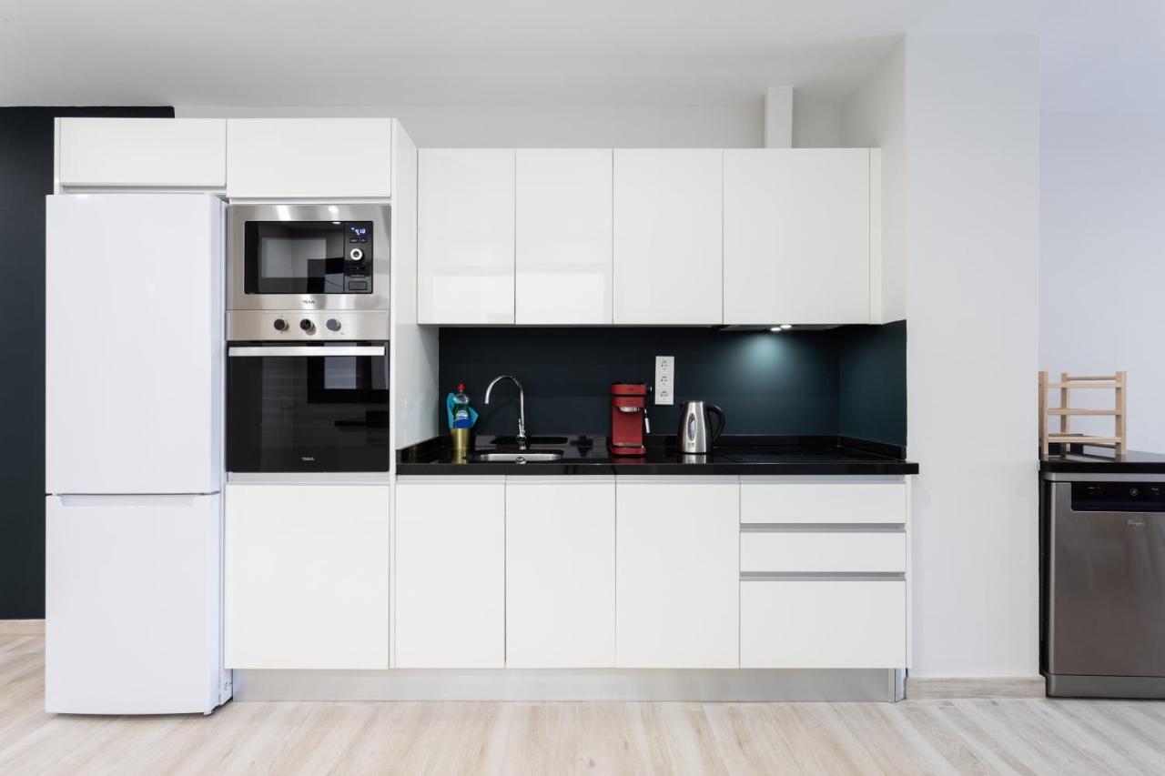 New 140m2 Loft-style Flat At Town Heart, 3 Beaches Close Casa Leon